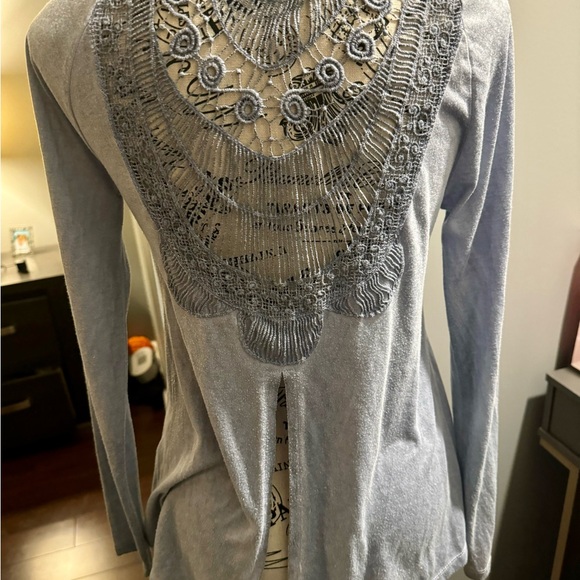 Roxy Long Sleeve - Picture 2 of 2